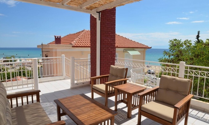 Nea Propontida Apartment | Seafront Holiday Home Iris 8 on a Long Sandy Beach, Geomare 1st Floor