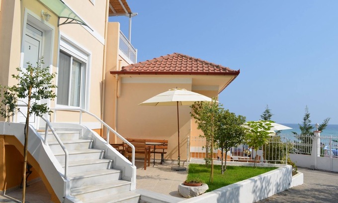 Nea Propontida Apartment | Seafront Holiday Home Dafni 2 on a Long Sandy Beach, GeoMare, Ground Floor