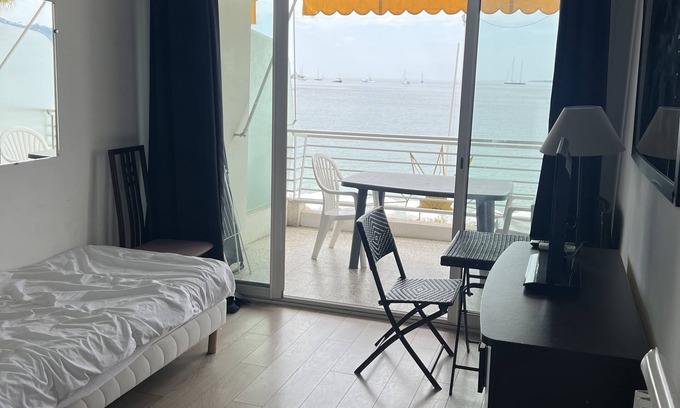 Antibes Apartment | Seafront studio 25m2 2nd floor