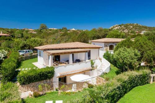 San Teodoro Villa | Seafront Villa - 5min to BRANDINCHI I Exclusive Garden I Private Beach I BBQ I Wi-Fi