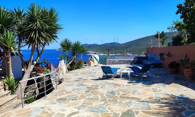 Agii Apostoli House | Seagulls - Within walking distance from sea!