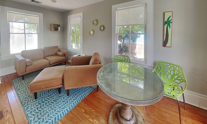 Galveston Condo | Sealy Lane Casita | Minutes from Beach