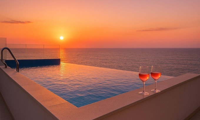 Aamchit Hotel | SeaRock Suites