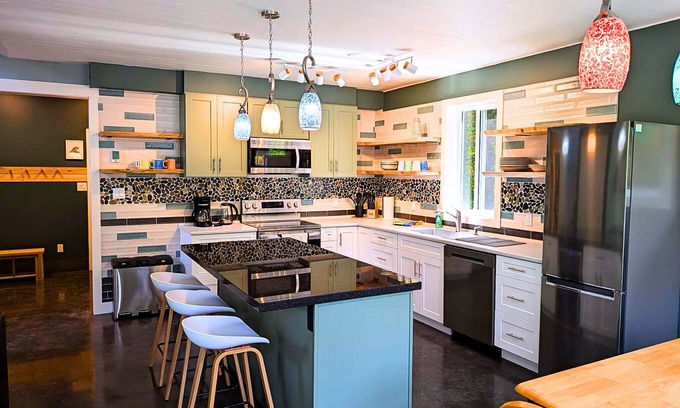Tofino Cabin | Seas the Day Tofino a newly built cottage offering the perfect location!