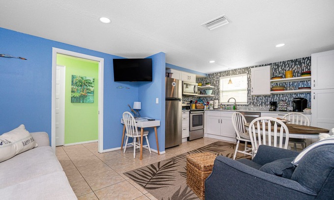 Englewood Villa | Seashell Shanty at The Beach Shack! Come On Down!
