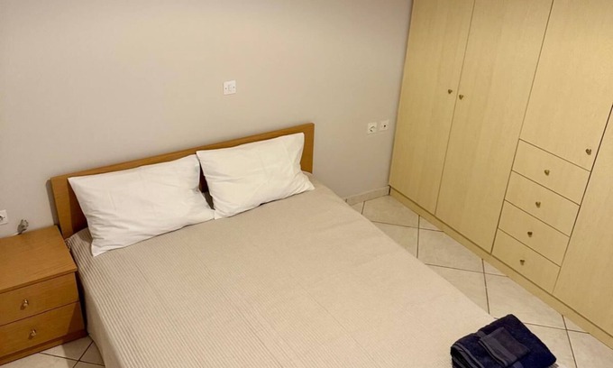 Kamena Vourla Apartment | Seaside 2-bedroom flat with Panoramic View, in front of the sea!