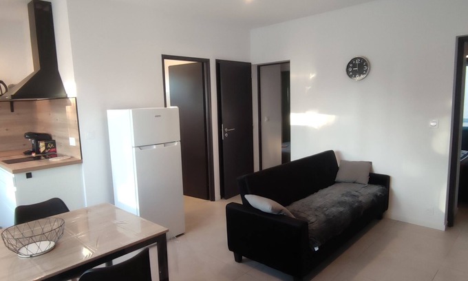 La Jetee Apartment | Seaside apartment with sandy beach and numerous seaside activities