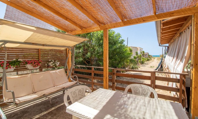 Acate Apartment | Seaside Apartment with Pool and Wi-Fi – Pets Allowed