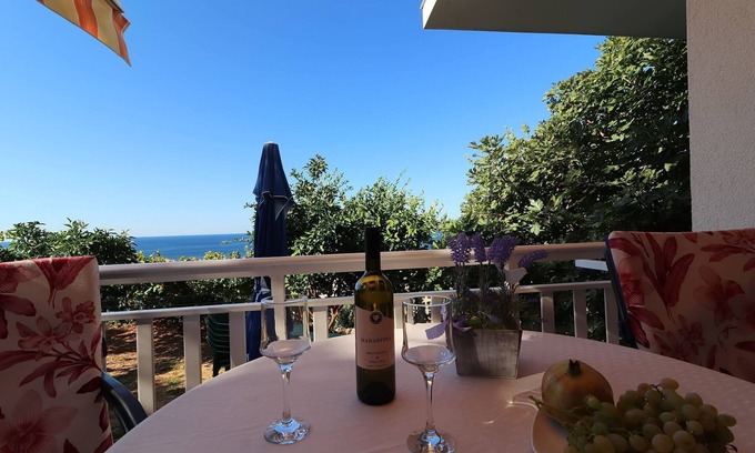 Podobuce Apartment | Seaside Apartments Hrkać - Studio Apartment with Terrace and Sea View 3