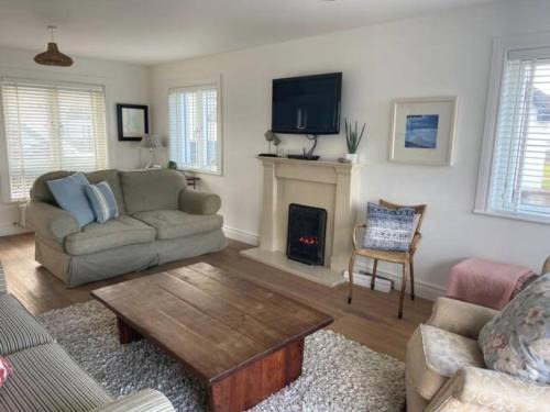 Lahinch House | Seaside Chic! Modern Cosy Home