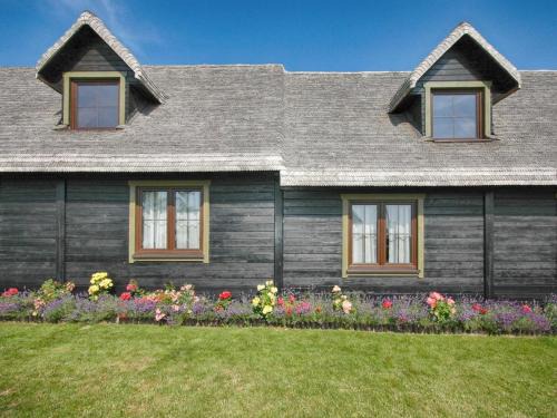 Darlowo House | Seaside Cottage in Cisowo with terrace and lovely garden