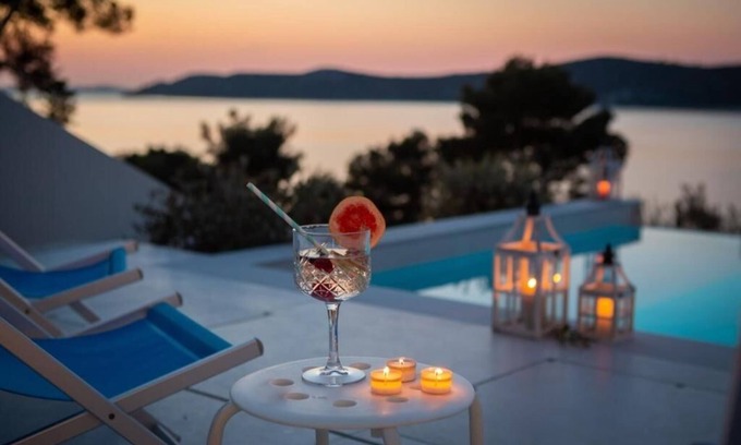 Grebastica House | Seaside family friendly house with a swimming pool Šparadići, Šibenik (K-24200)