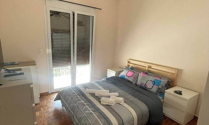 Rafina-Pikermi Apartment | Seaside Flat with 8 min walking distance from port