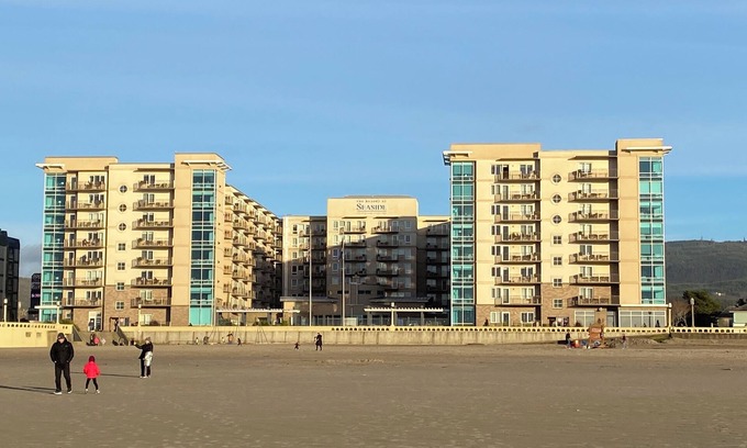 Seaside Condo | Seaside Getaway: Your Beachfront Resort Retreat on the Promenade.