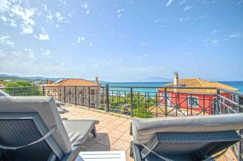 Psarou House | Seaside Holiday House by elite