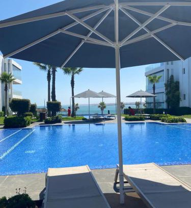 Tamariss Apartment | Seaside, Infinity Pools, Gym, Games, Wifi