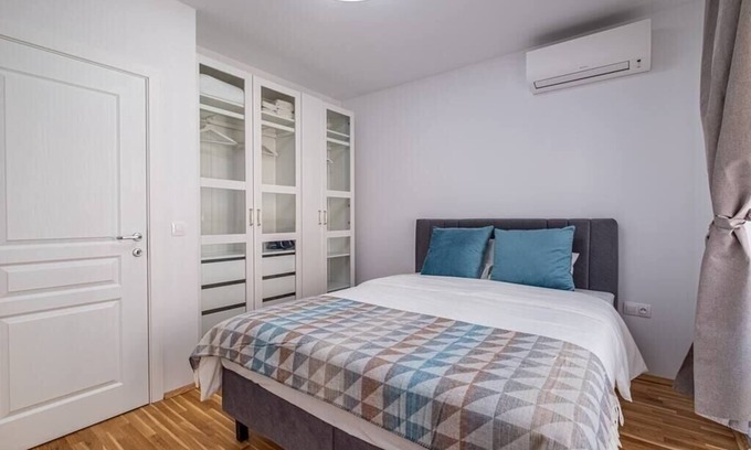 Saints Constantine and Helena Apartment | Seaside Luxury Complex Apartment