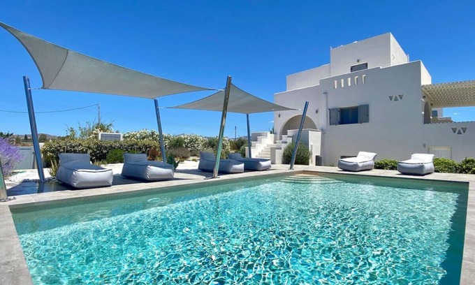 Plaka Villa | Seaside Naxos : 4BDR Villa Aphrodite @ Plaka Beach
