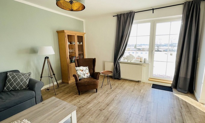 Hohen Wieschendorf Apartment | Seaside - Relaxed break in the manor house on the Baltic Sea