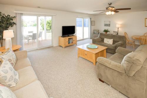 Sandbridge Apartment | Seaside - Sand Dollar C-103