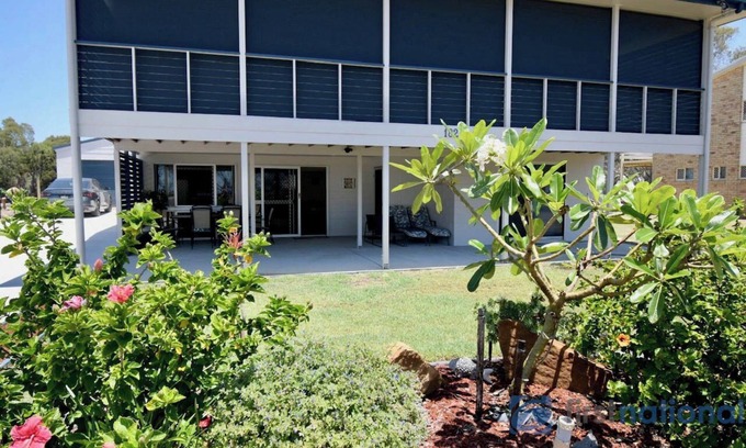 Woodgate House | Seaside Serenity on the Esplanade Duplex