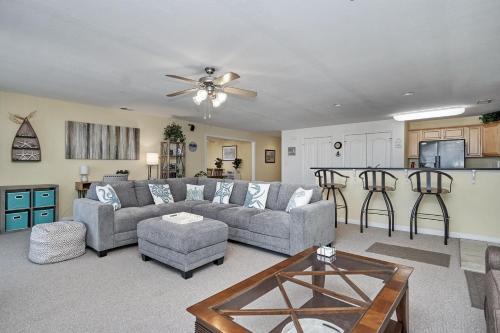 Sandbridge Apartment | Seaside - Silver Lining 202B