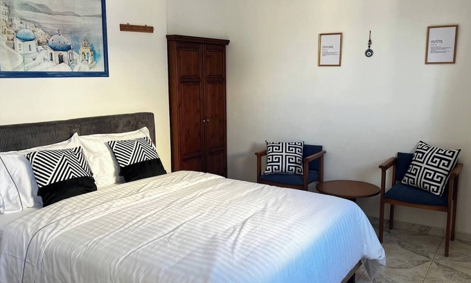 Avlakia Apartment | Seaside studio with private terrace