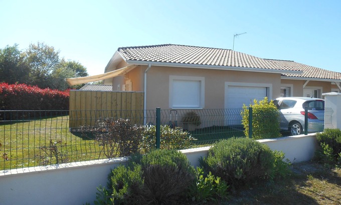 Ares House | Seasonal rental in the Arcachon Basin, 50 m from the cycle path.