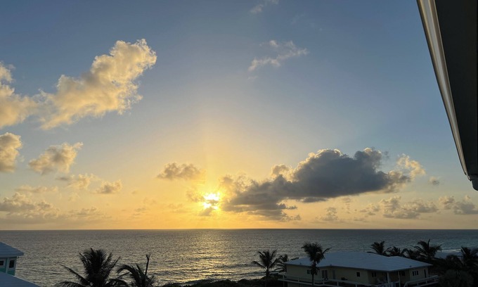 Great Guana Cay Apartment | Seasons in the Sun, Perfect in-law Suite with Kitchenette! Ocean and Sea Views!