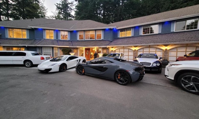 Sammamish Villa | Seattle Golden Millionaire Mansion