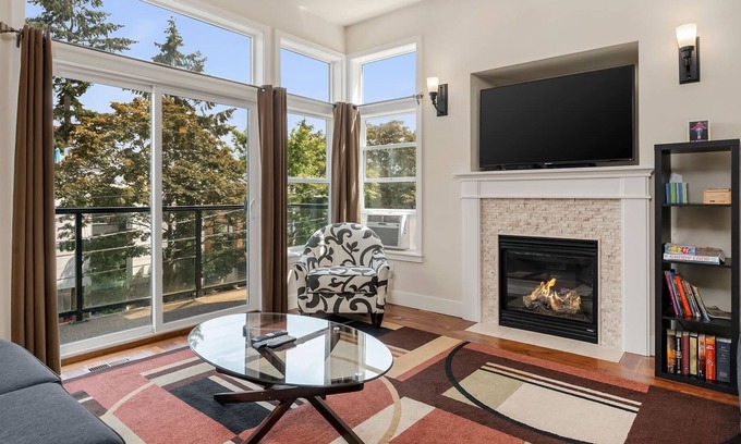 Miller Park House | Seattle Vacation Home: The Aerodrome - Family-friendly, CLEAN & Great Location | 5 Star Hospitality