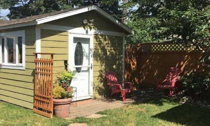 Brighton House | Seattle’s Tiny Home. Easy City Access!