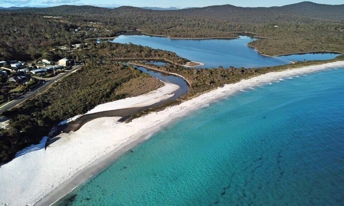 Binalong Bay House | Seaview Apartment