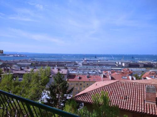 Roiano-Gretta-Barcola-Cologna-Scorcola Apartment | Seaview Panoramic Apartment
