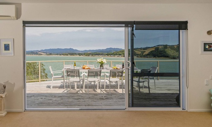 Whitianga Cottage | Seaview Serenity- Whitianga Holiday Home