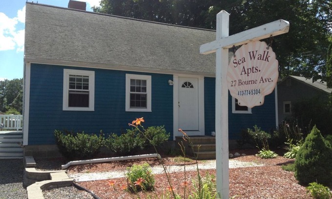 Moody Bed & Breakfast | Seawalk Apartments on Ogunquit line