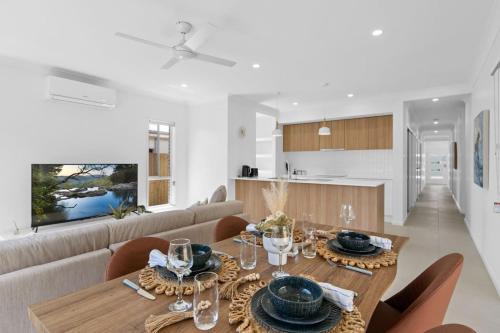 Victoria Point House | Secluded 4Bed Retreat Mins to Beaches and Wineries