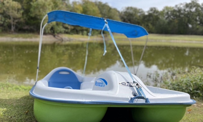 Brenham House | Secluded, acreage,1.5m to dwntn. Fishing-paddleboat-nature trail-KING Sleep# Bed