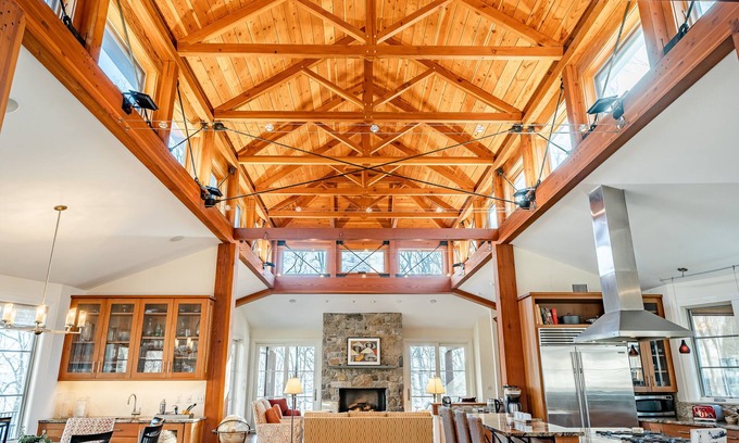 Valley Forge House | Secluded Amish post and beam custom-built home w/hot tub at Valley Forge Park