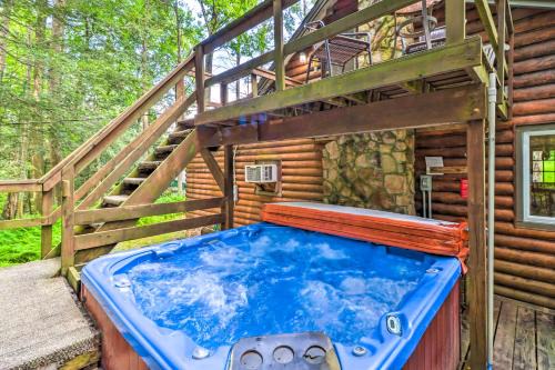 Kunkletown House | Secluded and Quiet Pocono Mountain Cabin with Hot Tub!