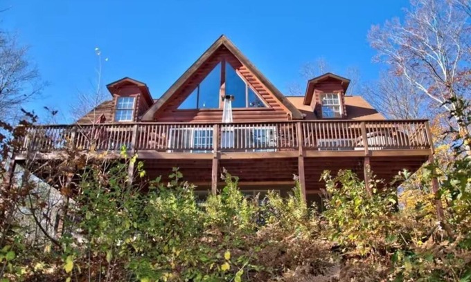 White Haven Cabin | Secluded, Bachelor parties, Pocono Cabin over Lehigh River, sleeps 20, hot tub