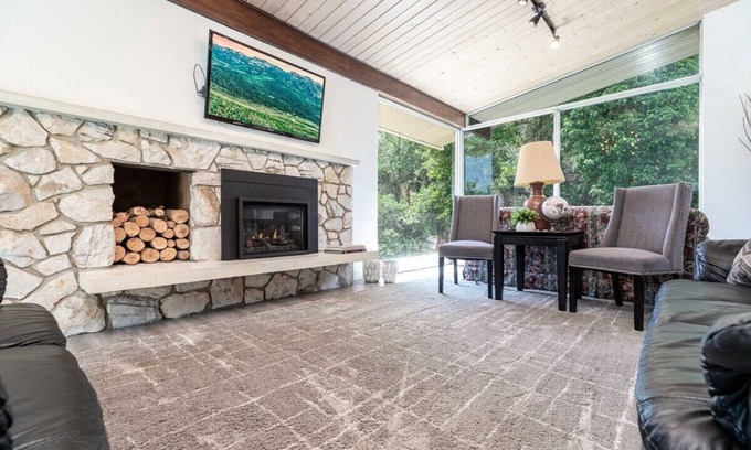 Sandy Apartment | Secluded cabin near Little Cottonwood Canyon, minutes from mountains and trails.