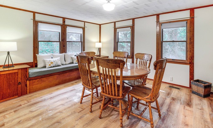 Crown Point House | Secluded Crown Point Haven Near Golfing & Parks!