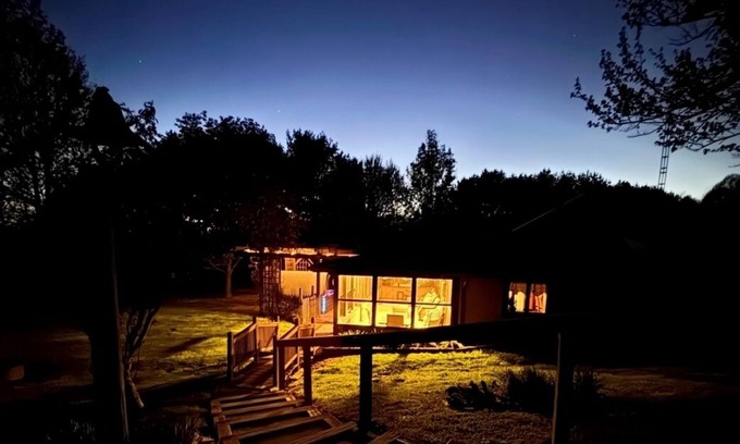 Mineral City Cabin | Secluded house built into the earth. Wildlife, pet friendly, fishing, hot tub, Wi-Fi!