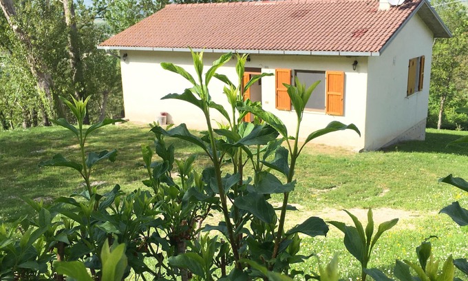 Monterosso House | Secluded house in the mountains with garden
