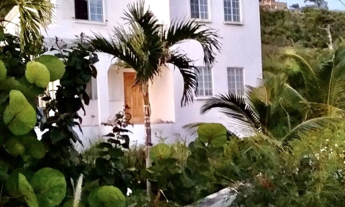 Sandy Ground House | Secluded house on private beach