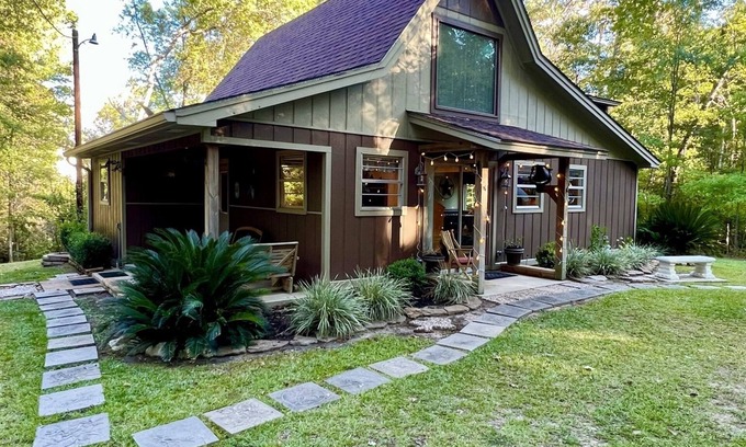 Broaddus House | Secluded Lake House with boat ramp in neighborhood on Sam Rayburn Reservoir