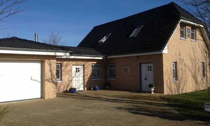 Westerhever House | Secluded location: pure nature, family-friendly, pets allowed