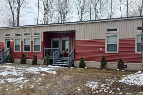 Felch House | Secluded lodge in the woods.