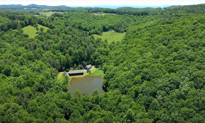 Piper Gap House | Secluded Mountain Lakehouse, Pets Welcome